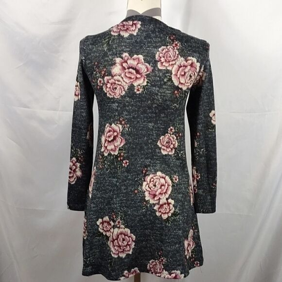 About A Girl Gray Floral Mini Dress - Picture 4 of 6